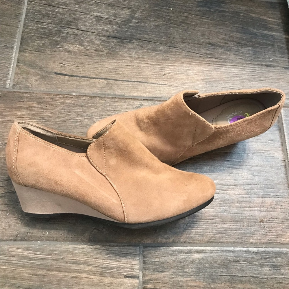 Tan heels